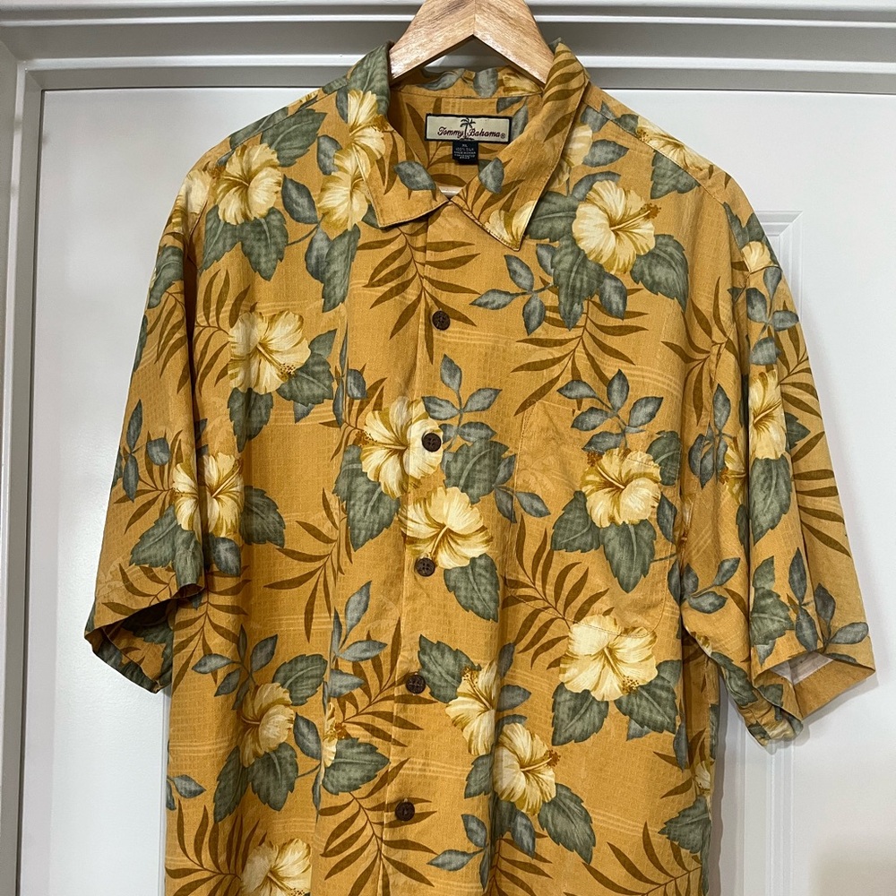 Tommy Bahama Men's Floral Hawaiian XL 100%Silk Shirt Green and Yellow